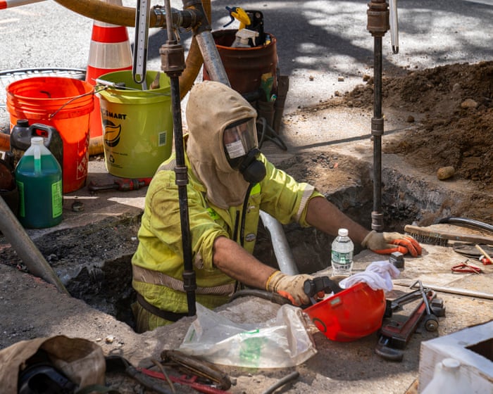 Democratic lawmakers decry Osha’s push to roll back worker respiratory protections