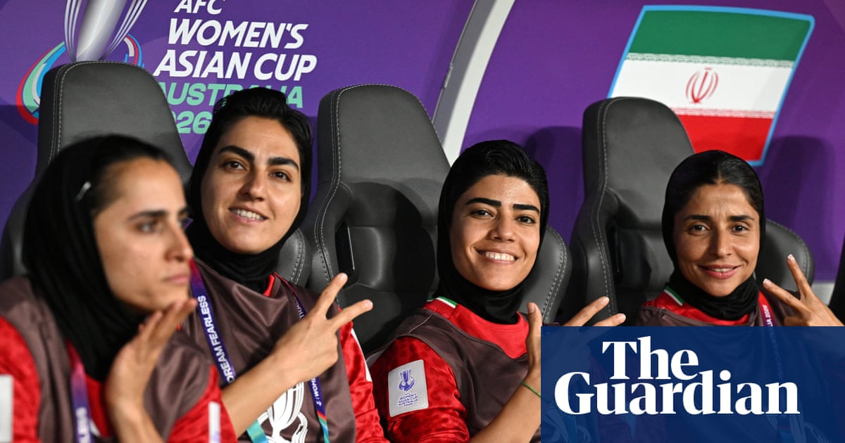 Five Iranian footballers granted humanitarian visas, Hanson secured solar rebate, Wallabies get boost