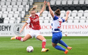 Jill Roord takes a shot against Reading in their Women’s Super League meeting. She finished with a hat-trick in a 6-1 win.