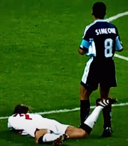 David Beckham kicks out at Diego Simeone in England’s 1998 World Cup defeat against Argentina