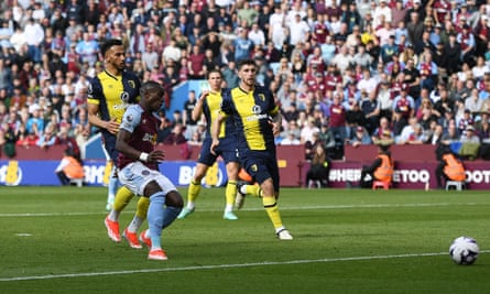 Moussa Diaby scores Aston Villa’s second goal of the match