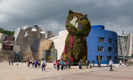 Jeff Koons Puppy outside the Guggenheim Museum