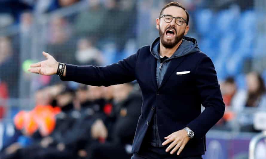 Getafe head coach José Bordalás during the game against Valencia.