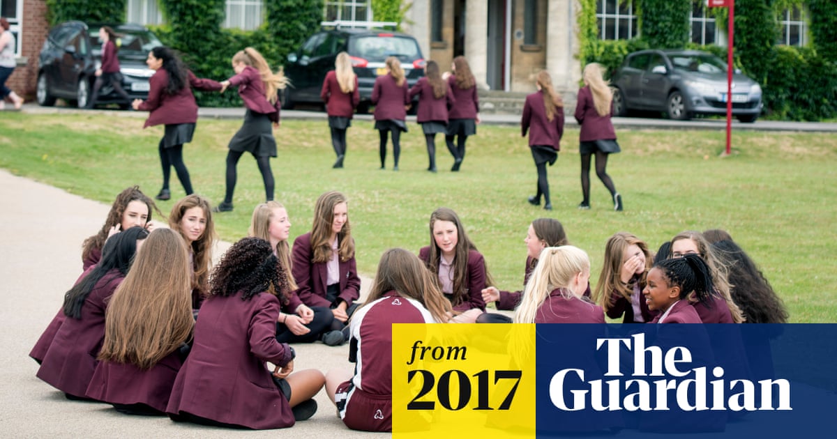 'Education is the solution': the Gloucestershire high school enforcing a digital detox