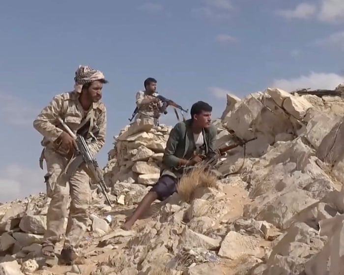 Yemen's Houthi Advance: Civilians Bear the Brunt of Economic Chaos