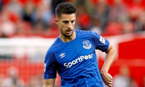 Kevin Mirallas has apologised for his behaviour in an Everton training session last week.