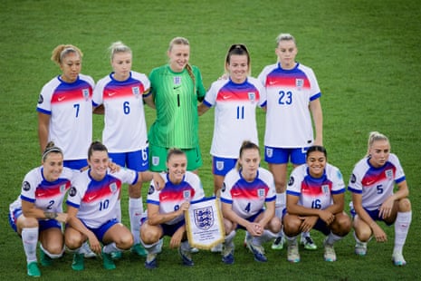 England squad photo before the Euro 2025 quarter-final match against Sweden
