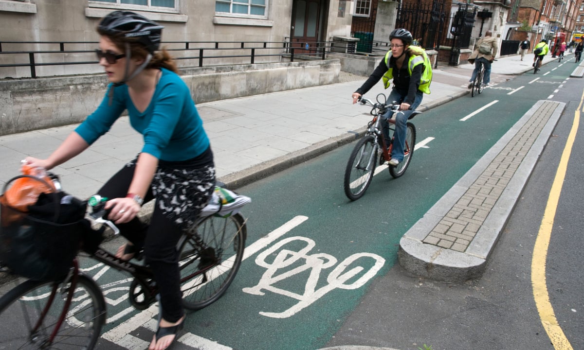 10 Tips for Cycling to Work When There Is No Shower 3 2. Avoid blind spots