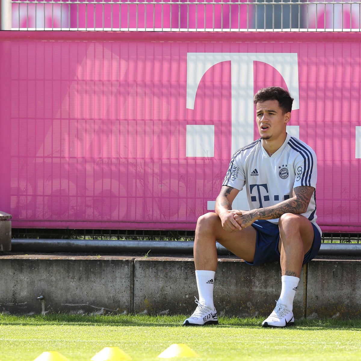 Philippe Coutinho Is Interested In Premier League Return Says Agent Football The Guardian