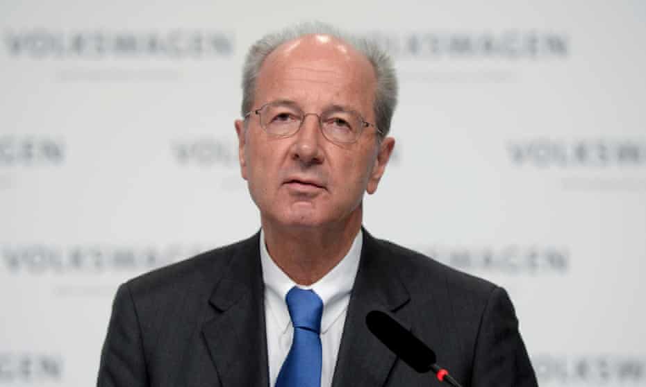 Volkswagen chairman Hans Dieter Pötsch at a press conference