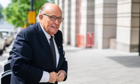 Rudy Giuliani entering court