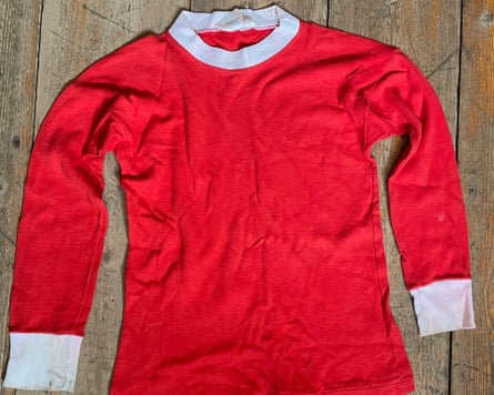 Simon CromptonâÂÂs Manchester United shirt from 1967.