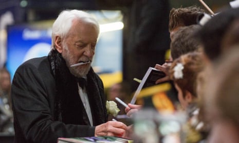 Donald Sutherland signing autographs before the world premiere of The Hunger Games: Mockingjay – Part 2 in Berlin, Germany, November 2015.