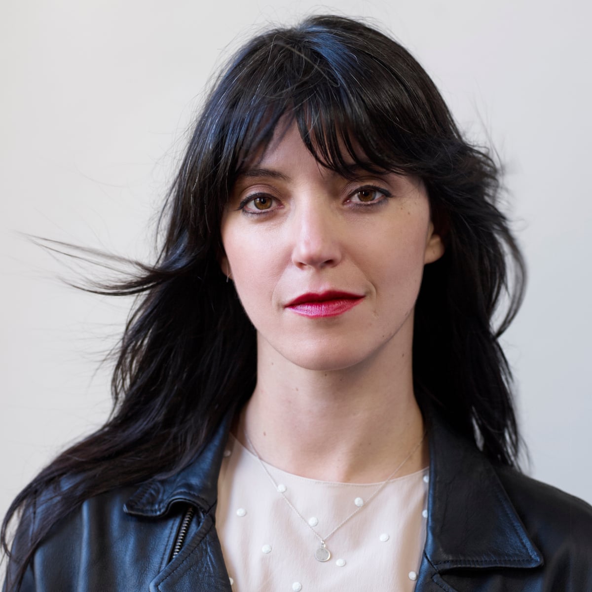 Sharon Van Etten Remind Me Tomorrow Review A Consummate Surgeon Of Relationships Pop And Rock The Guardian Sharon Van Etten Remind Me Tomorrow Review A Consummate Surgeon Of Relationships Pop And Rock The Guardian