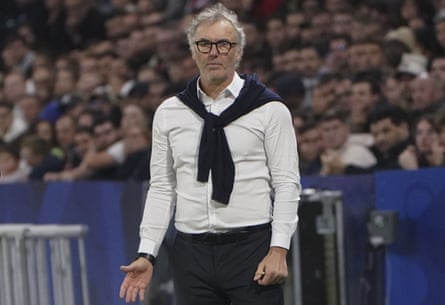 Laurent Blanc watches his Lyon team draw 1-1 with Nice.