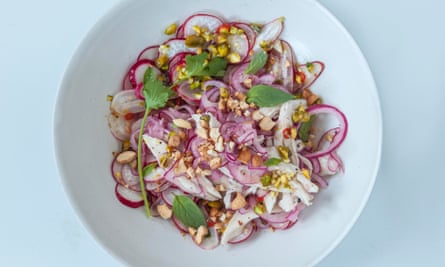 Chicken salad with radish and cashew nuts.