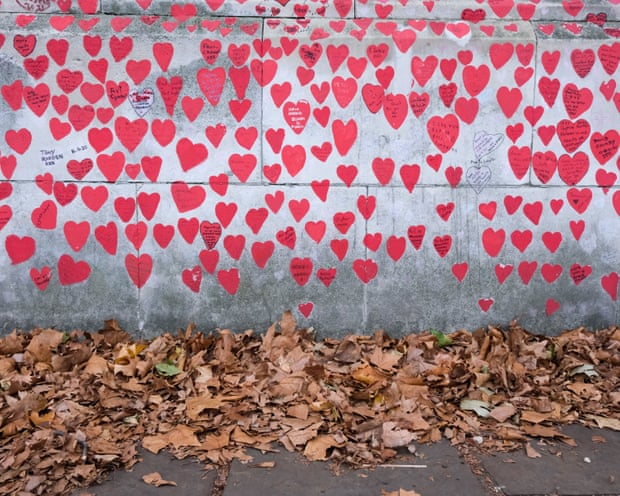 Voten por líderes competentes, no por artistas; eso es lo que me gustaría que dijera el informe sobre la COVID-19. Voten por líderes competentes, no por artistas; eso es lo que me gustaría que dijera el informe sobre la COVID-19.