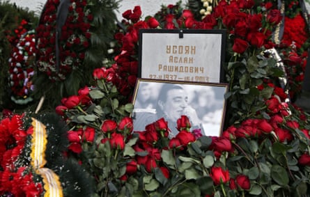 The grave of crime boss Aslan Usoyan at Khovanskoye cemetery in Moscow