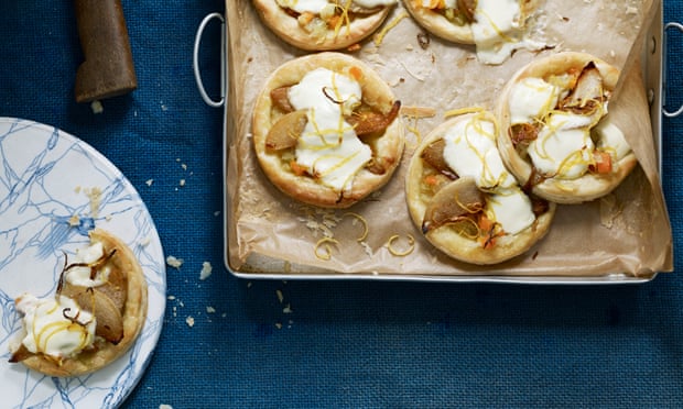 Cheesy pear puff pastries