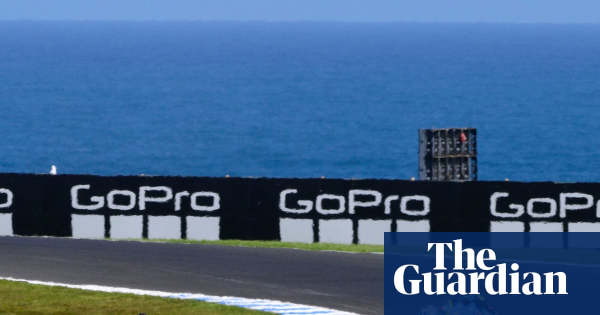 Marco Bezzecchi recovers from hitting seagull to win Australian MotoGP sprint race