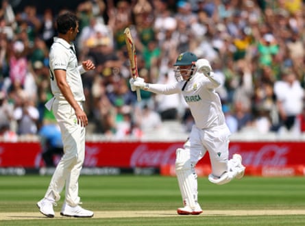 South Africa’s Kyle Verreynne celebrates winning the 2025 World Test Championship after hitting the decisive runs