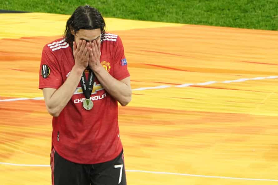 Woe is Edinson Cavani.