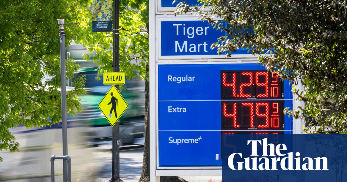 US gas prices surge to highest level in four years, averaging $4.18 a gallon