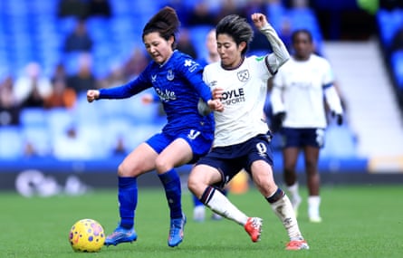 Honoka Hayashi of Everton battles for possession with Riko Ueki of West Ham