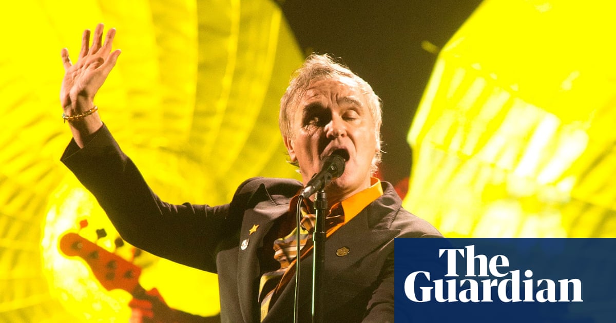 Morrissey ejects anti-far-right protester from Portland concert
