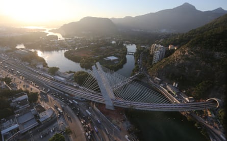 The cable-stayed bridge that will carry the new Metro Line 4 subway line into Rocinha.