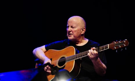 Christy Moore: Flying Into Mystery review – a storytelling masterclass | Folk music | The Guardian