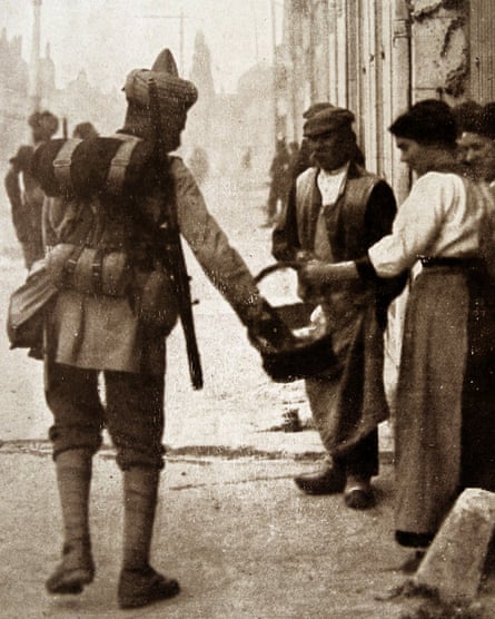 Indian troops are welcomed in Flanders in 1915.
