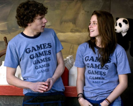 Jesse Eisenberg and Kristen Stewart in Adventureland.