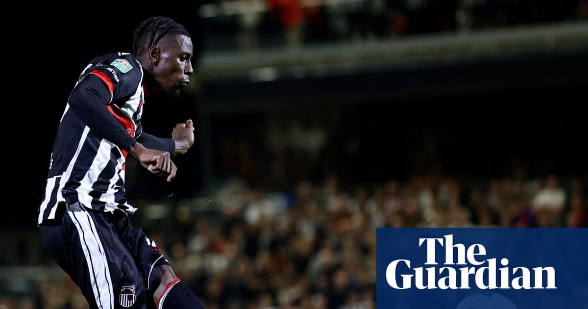 Grimsby fined after fielding ineligible player against Manchester United