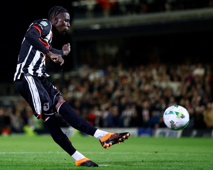 Grimsby fined after fielding ineligible player against Manchester United