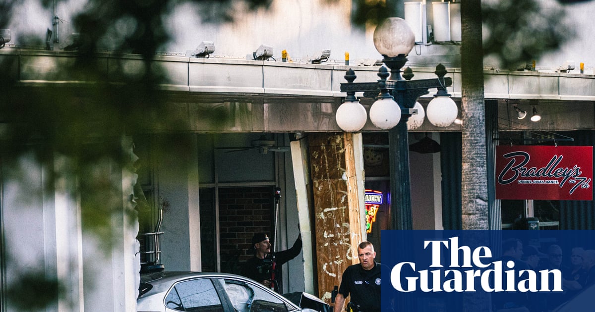 Car fleeing police slams into bar in Tampa, killing 4 people and injuring 11