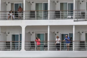 Passengers from the Silver Shadow cruise ship in quarantine in Recife.