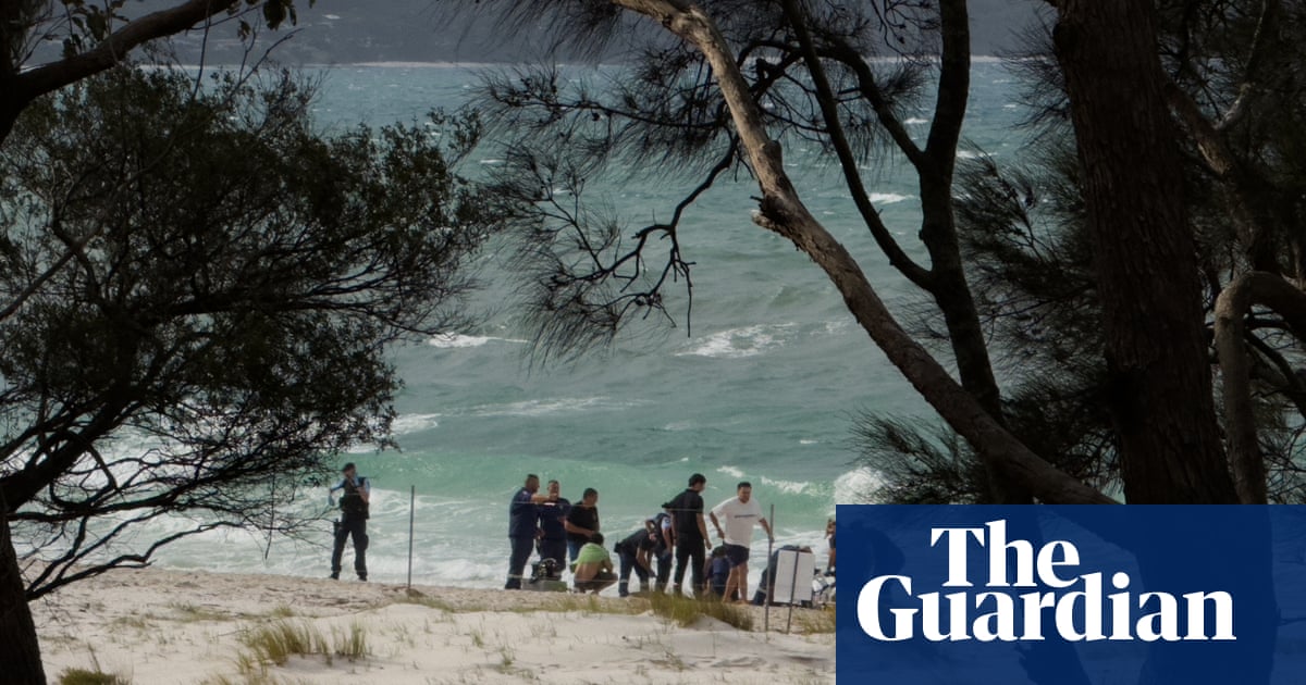 Police call off seperate searches for missing teen boy and another man off two Sydney beaches