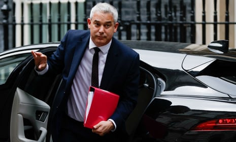 Steve Barclay emerges from a car outside 10 Downing Street