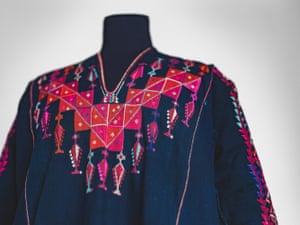 Blue dress with necklace motif
