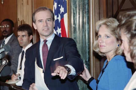 Senator Joseph Biden announces on 23 September 1987 that he is withdrawing from the race for the 1988 Democratic presidential nomination.