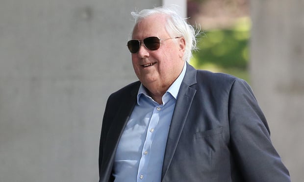 Clive Palmer, karalama savaşından sonra Mark McGowan'ın yasal masraflarının bir kısmını ödemeye karar verdi | Clive Palmer 1 Clive Palmer, Brisbane yüksek mahkemesinin önünde, 1 Haziran 2022.