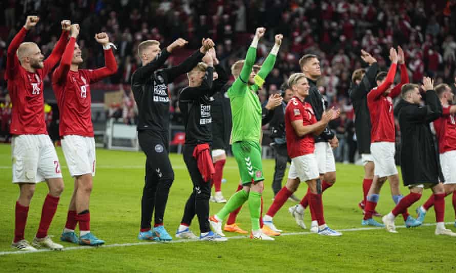 丹麥球員在國聯2-0戰勝奧地利后慶祝。