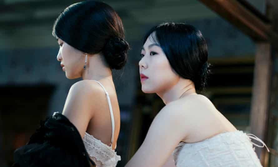 Kim Tae-ri and Kim Min-hee in the Handmaiden.