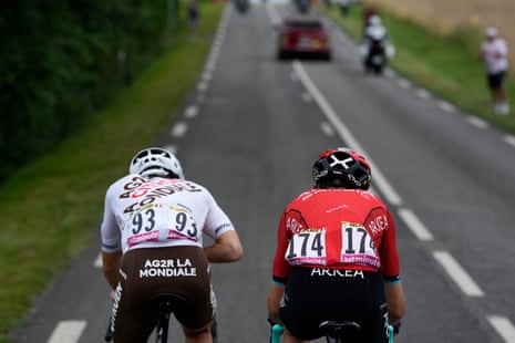 Benoit Cosnefroy and Anthony Delaplace break from the peloton.