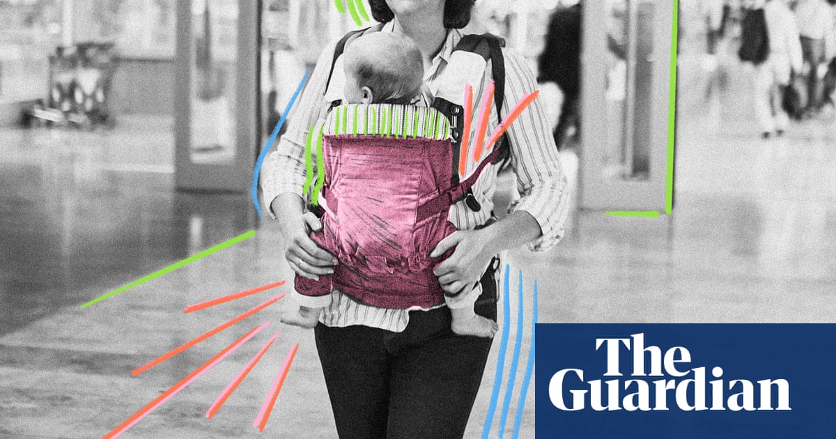 Kindness of strangers: I was crying at the airport carousel, then a couple offered a simple solution