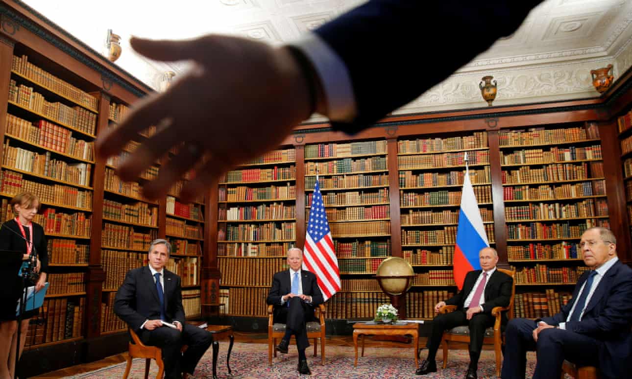 Biden amenazó con "consecuencias" por Navalny, pero tiene pocas opciones.