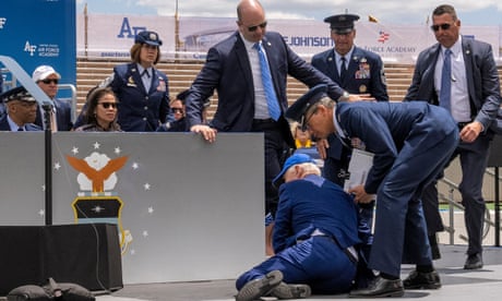 Biden falls on stage at Air Force Academy ceremony; Senate blocks student relief program – live