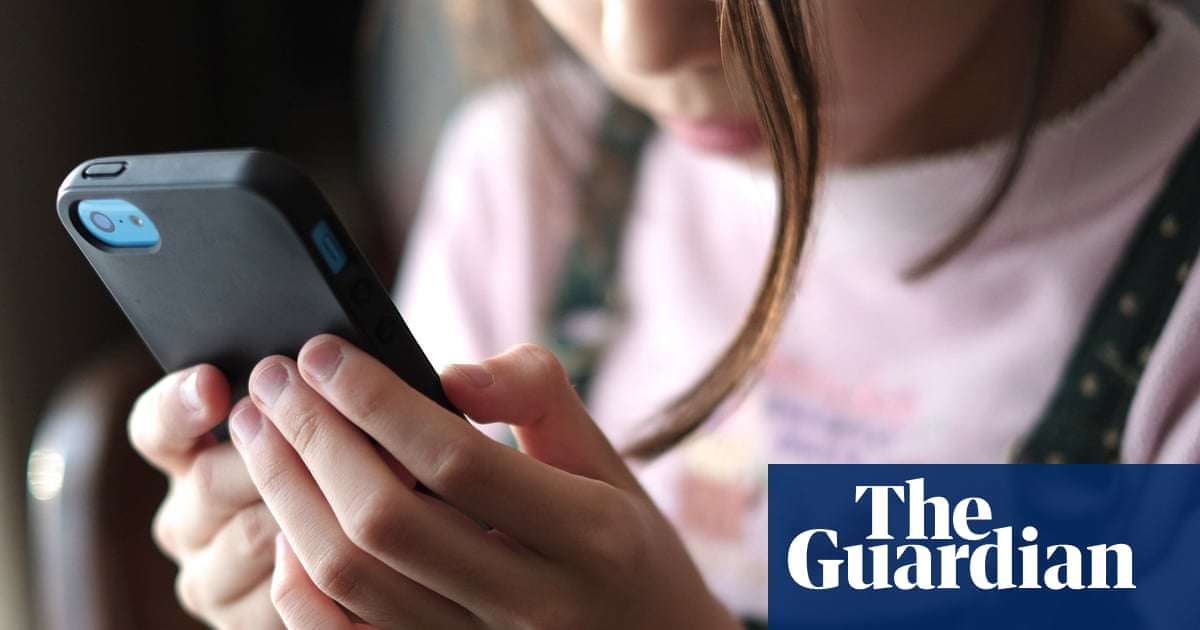 Japanese town wants residents to limit smartphone use to two hours a day