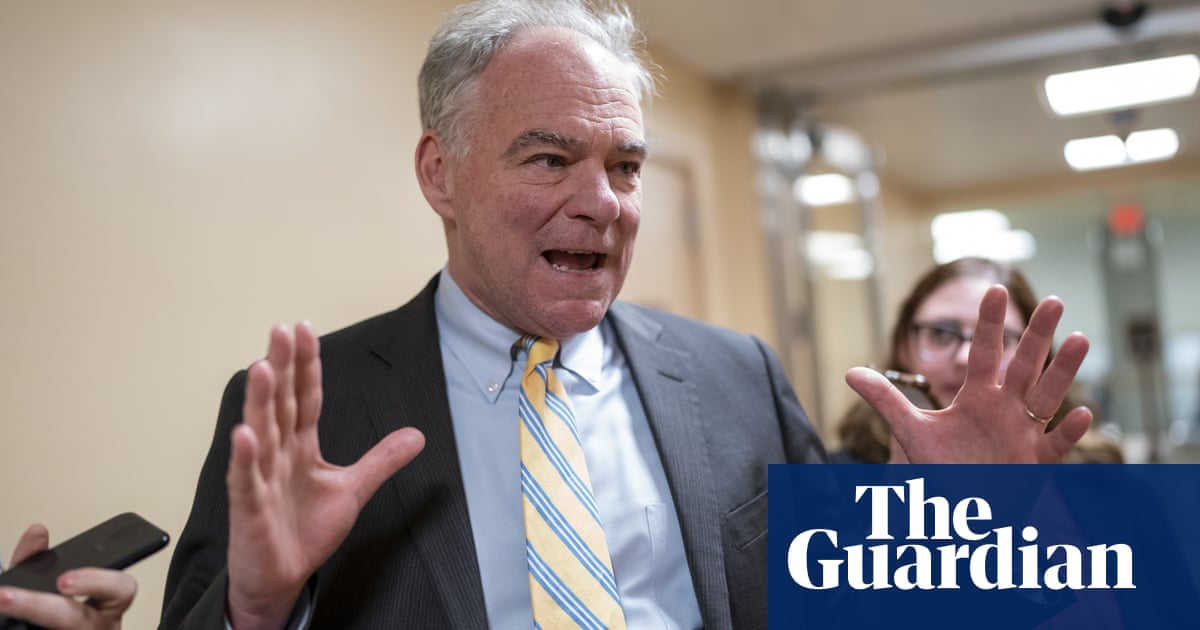 В събота Кейн се присъедини към хор от демократи критикуващи